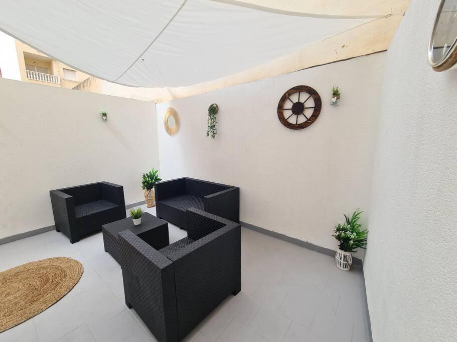 Beautiful Apartment With Patio Торевьиа Экстерьер фото
