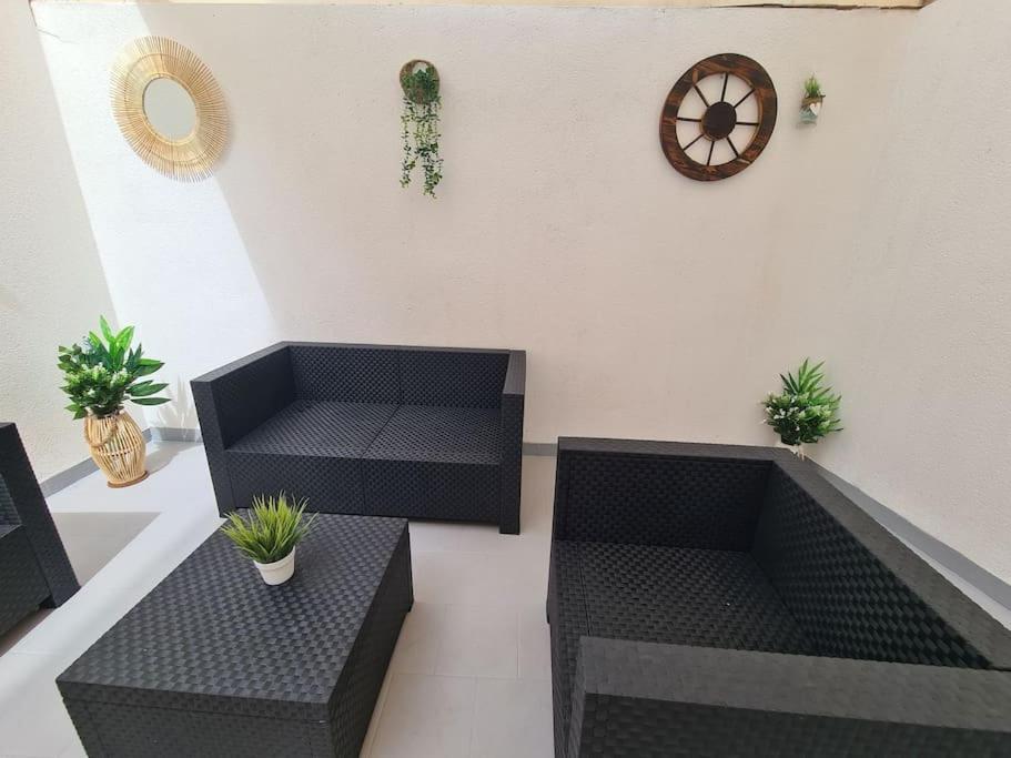 Beautiful Apartment With Patio Торевьиа Экстерьер фото