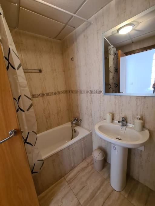 Beautiful Apartment With Patio Торевьиа Экстерьер фото
