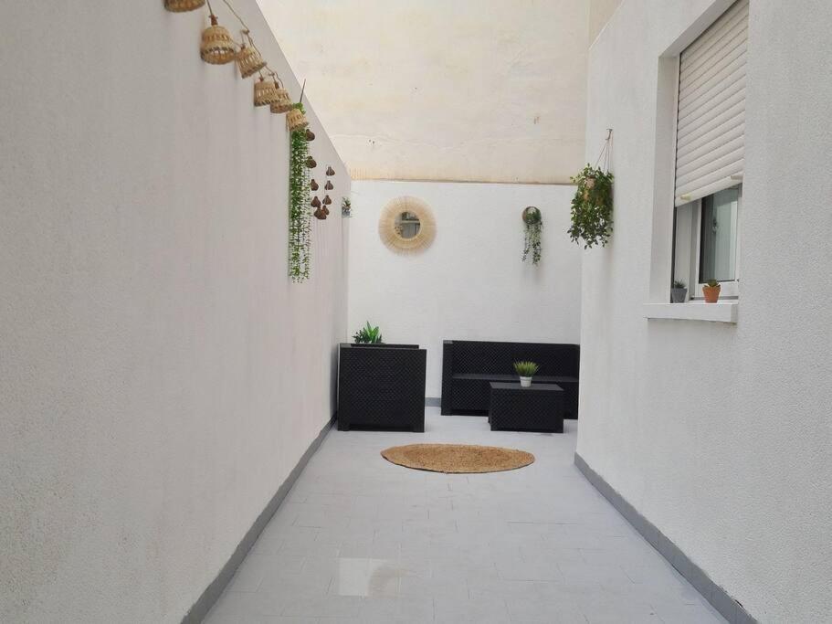 Beautiful Apartment With Patio Торевьиа Экстерьер фото