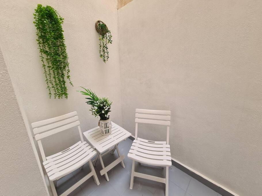 Beautiful Apartment With Patio Торевьиа Экстерьер фото